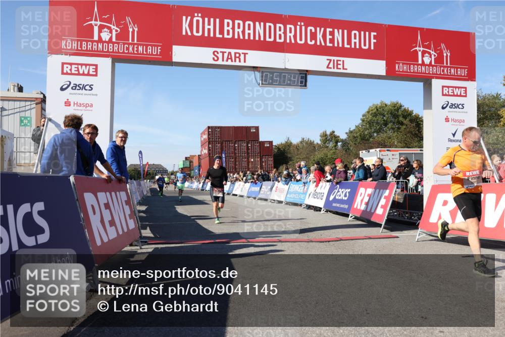 03.10.2025 - Köhlbrandbrückenlauf Lena Gebhardt http://msf.ph/oto/9041145 03.10.2025 12:57:46 Ziel 4032, 4037, 4076, 5669, 5960, 6371, 6809 meine-sportfotos.de
