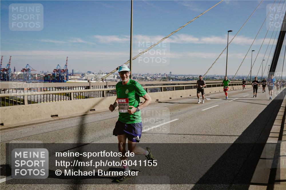 03.10.2025 - Köhlbrandbrückenlauf Michael Burmester http://msf.ph/oto/9041155 03.10.2025 12:22:22 Position 1 6666 meine-sportfotos.de