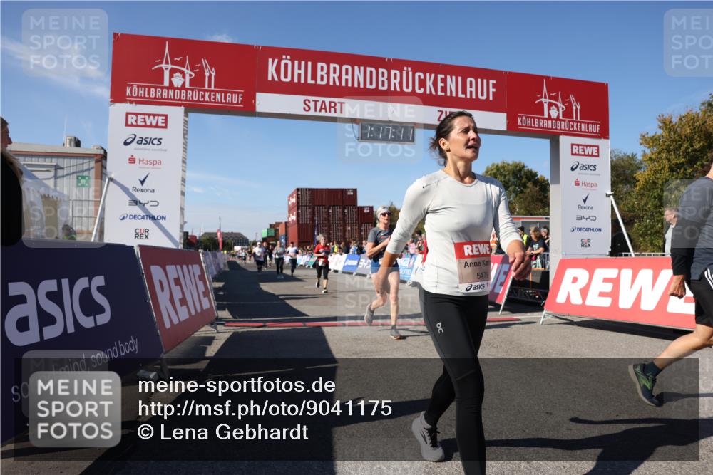 03.10.2025 - Köhlbrandbrückenlauf Lena Gebhardt http://msf.ph/oto/9041175 03.10.2025 13:17:11 Ziel 4242, 4331, 4361, 4404, 4861, 4978, 4982, 5033, 5073, 5087, 5090, 5429, 5479, 5544, 5667, 5943, 6431, 6626 meine-sportfotos.de