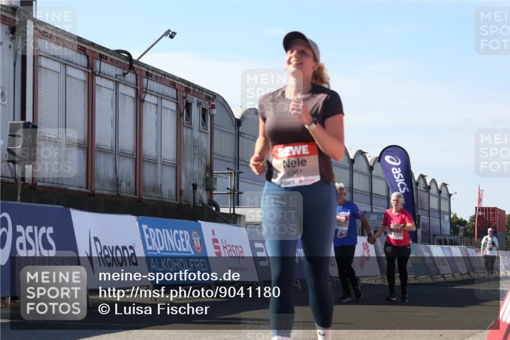 03.10.2025 - Köhlbrandbrückenlauf Luisa Fischer http://msf.ph/oto/9041180 03.10.2025 13:33:42 Ziel 4006, 4744, 5074, 5077, 5179, 5281, 5367, 5546, 5579, 6094, 6734 meine-sportfotos.de