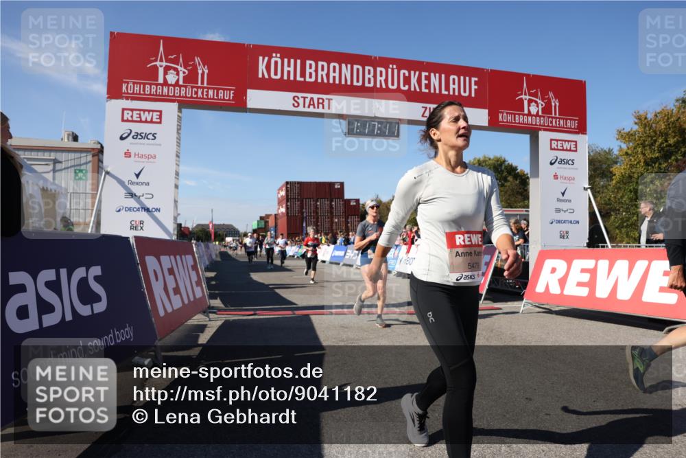 03.10.2025 - Köhlbrandbrückenlauf Lena Gebhardt http://msf.ph/oto/9041182 03.10.2025 13:17:11 Ziel 4242, 4331, 4361, 4404, 4861, 4978, 4982, 5033, 5073, 5087, 5090, 5429, 5479, 5544, 5667, 5943, 6431, 6626 meine-sportfotos.de