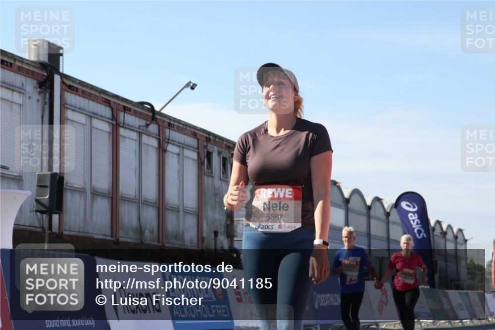 03.10.2025 - Köhlbrandbrückenlauf Luisa Fischer http://msf.ph/oto/9041185 03.10.2025 13:33:42 Ziel 4006, 4744, 5074, 5077, 5179, 5281, 5367, 5546, 5579, 6094, 6734 meine-sportfotos.de