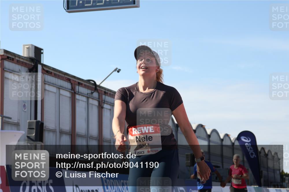 03.10.2025 - Köhlbrandbrückenlauf Luisa Fischer http://msf.ph/oto/9041190 03.10.2025 13:33:42 Ziel 4006, 4744, 5074, 5077, 5179, 5281, 5367, 5546, 5579, 6094, 6734 meine-sportfotos.de