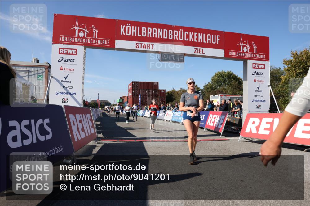 03.10.2025 - Köhlbrandbrückenlauf Lena Gebhardt http://msf.ph/oto/9041201 03.10.2025 13:17:12 Ziel 4242, 4331, 4361, 4404, 4861, 4982, 5033, 5073, 5087, 5090, 5429, 5479, 5544, 5667, 5943, 6431 meine-sportfotos.de