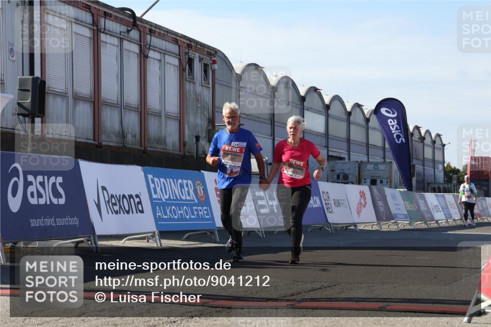 03.10.2025 - Köhlbrandbrückenlauf Luisa Fischer http://msf.ph/oto/9041212 03.10.2025 13:33:44 Ziel 4744, 5074, 5077, 5367, 5546, 5579, 6734 meine-sportfotos.de