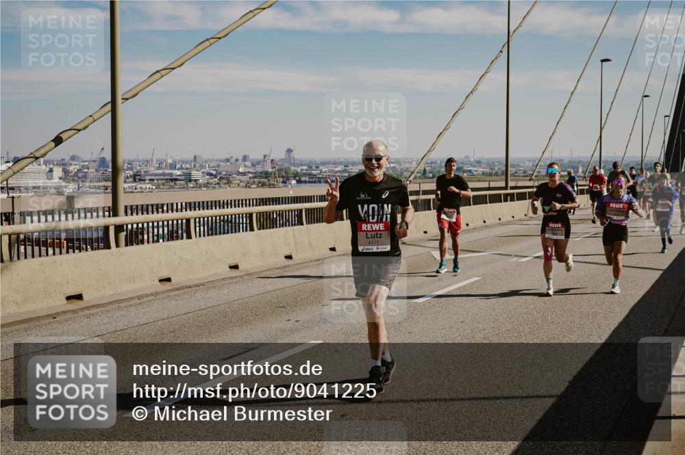 03.10.2025 - Köhlbrandbrückenlauf Michael Burmester http://msf.ph/oto/9041225 03.10.2025 12:22:29 Position 1 4177 meine-sportfotos.de