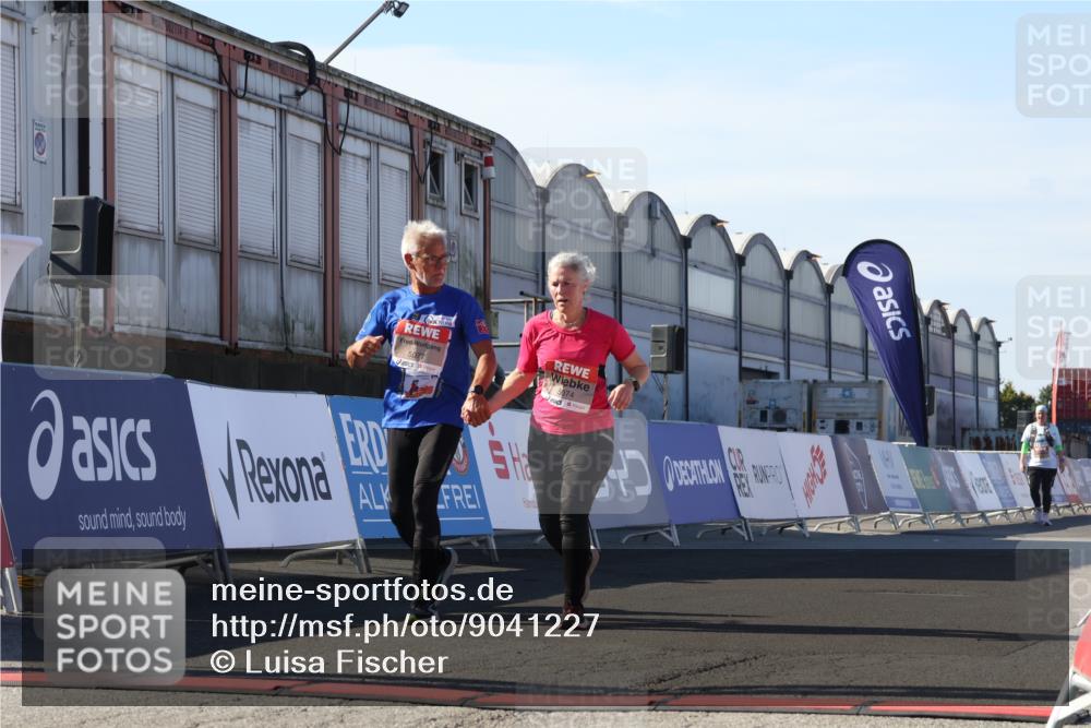 03.10.2025 - Köhlbrandbrückenlauf Luisa Fischer http://msf.ph/oto/9041227 03.10.2025 13:33:45 Ziel 4744, 5074, 5077, 5367, 5546, 5579, 6734 meine-sportfotos.de