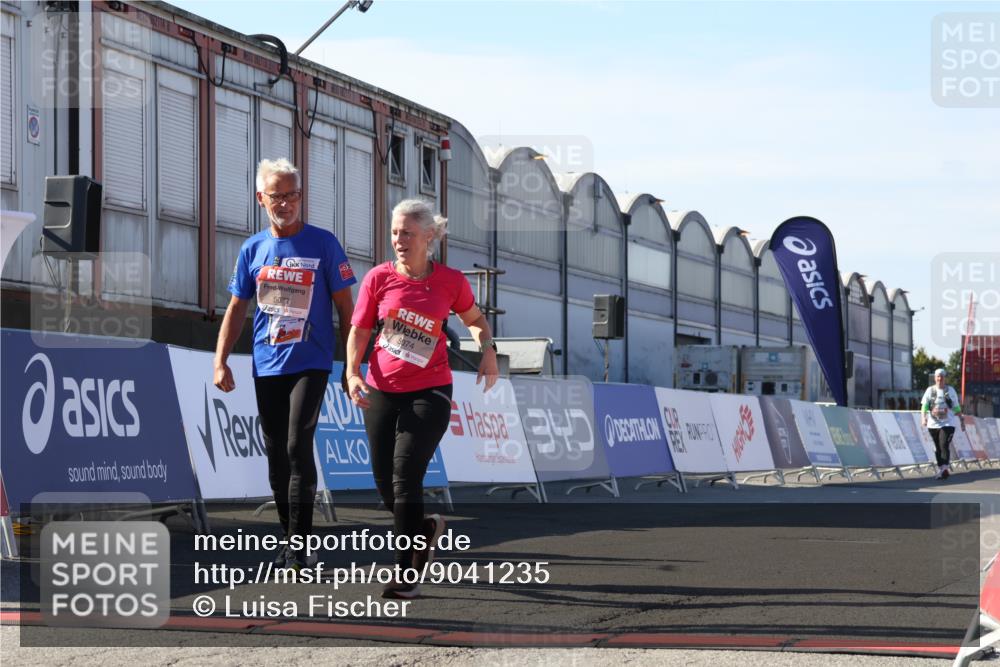 03.10.2025 - Köhlbrandbrückenlauf Luisa Fischer http://msf.ph/oto/9041235 03.10.2025 13:33:45 Ziel 4744, 5074, 5077, 5367, 5546, 5579, 6734 meine-sportfotos.de