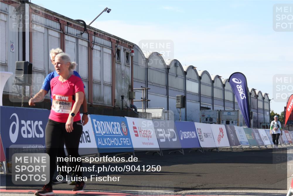 03.10.2025 - Köhlbrandbrückenlauf Luisa Fischer http://msf.ph/oto/9041250 03.10.2025 13:33:47 Ziel 4744, 5074, 5077, 5367, 5546, 5579, 6734 meine-sportfotos.de