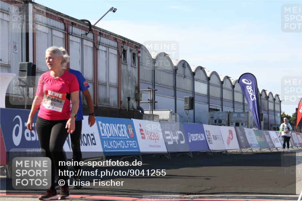 03.10.2025 - Köhlbrandbrückenlauf Luisa Fischer http://msf.ph/oto/9041255 03.10.2025 13:33:47 Ziel 4744, 5074, 5077, 5367, 5546, 5579, 6734 meine-sportfotos.de
