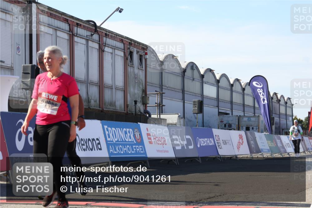 03.10.2025 - Köhlbrandbrückenlauf Luisa Fischer http://msf.ph/oto/9041261 03.10.2025 13:33:47 Ziel 4744, 5074, 5077, 5367, 5546, 5579, 6734 meine-sportfotos.de