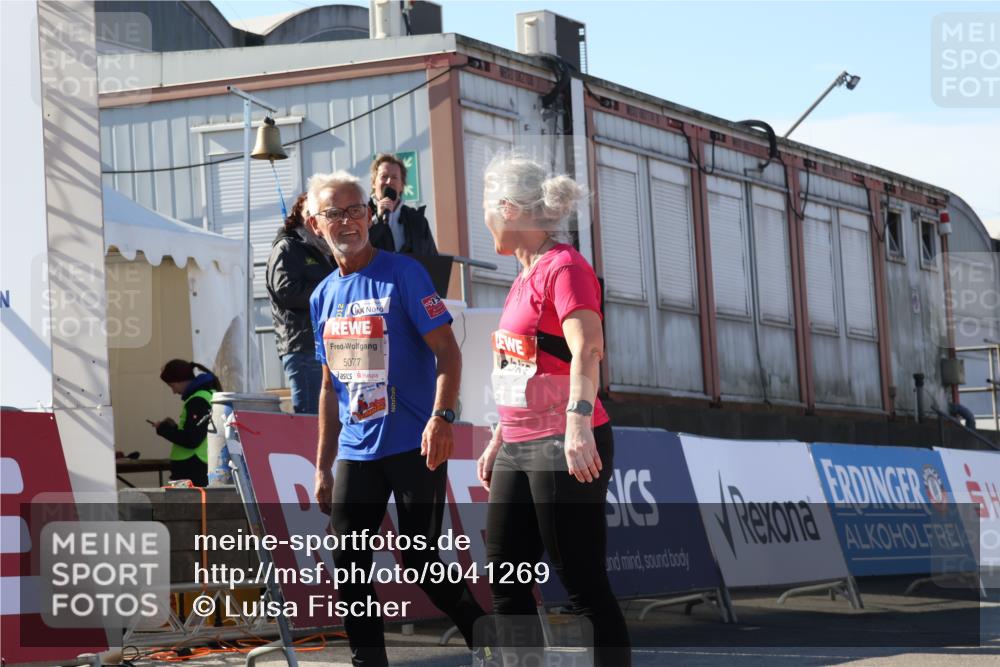 03.10.2025 - Köhlbrandbrückenlauf Luisa Fischer http://msf.ph/oto/9041269 03.10.2025 13:33:49 Ziel 5074, 5077, 5367, 5579, 6734 meine-sportfotos.de