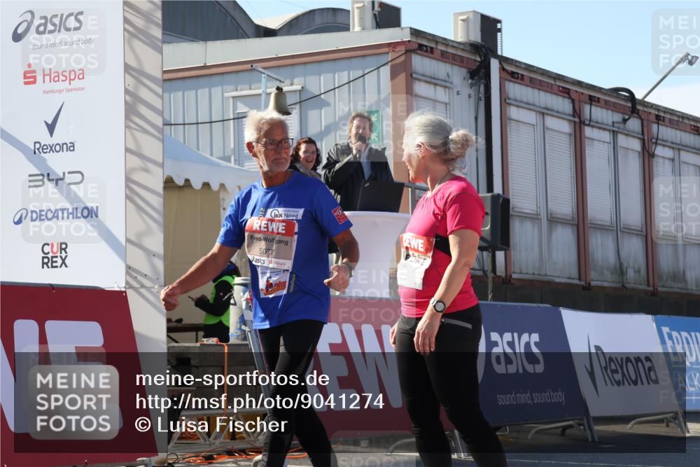 03.10.2025 - Köhlbrandbrückenlauf Luisa Fischer http://msf.ph/oto/9041274 03.10.2025 13:33:49 Ziel 5074, 5077, 5367, 5579, 6734 meine-sportfotos.de