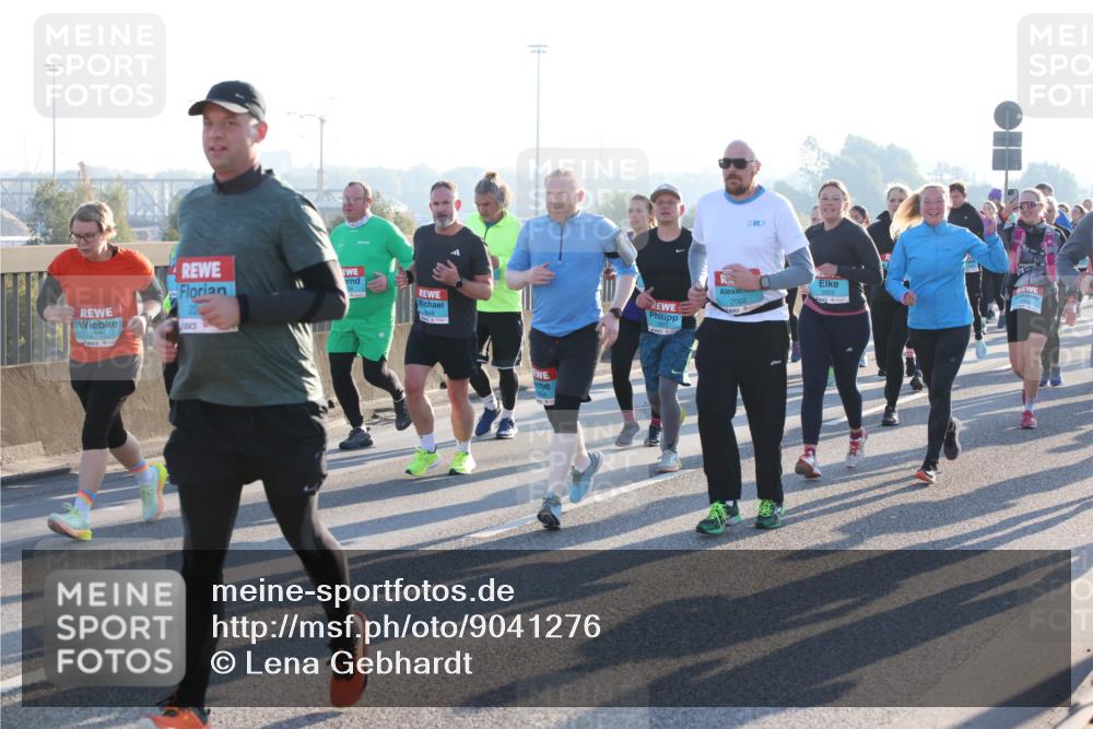 03.10.2025 - Köhlbrandbrückenlauf Lena Gebhardt http://msf.ph/oto/9041276 03.10.2025 09:25:28 Position 1 2135, 2002, 2003 meine-sportfotos.de