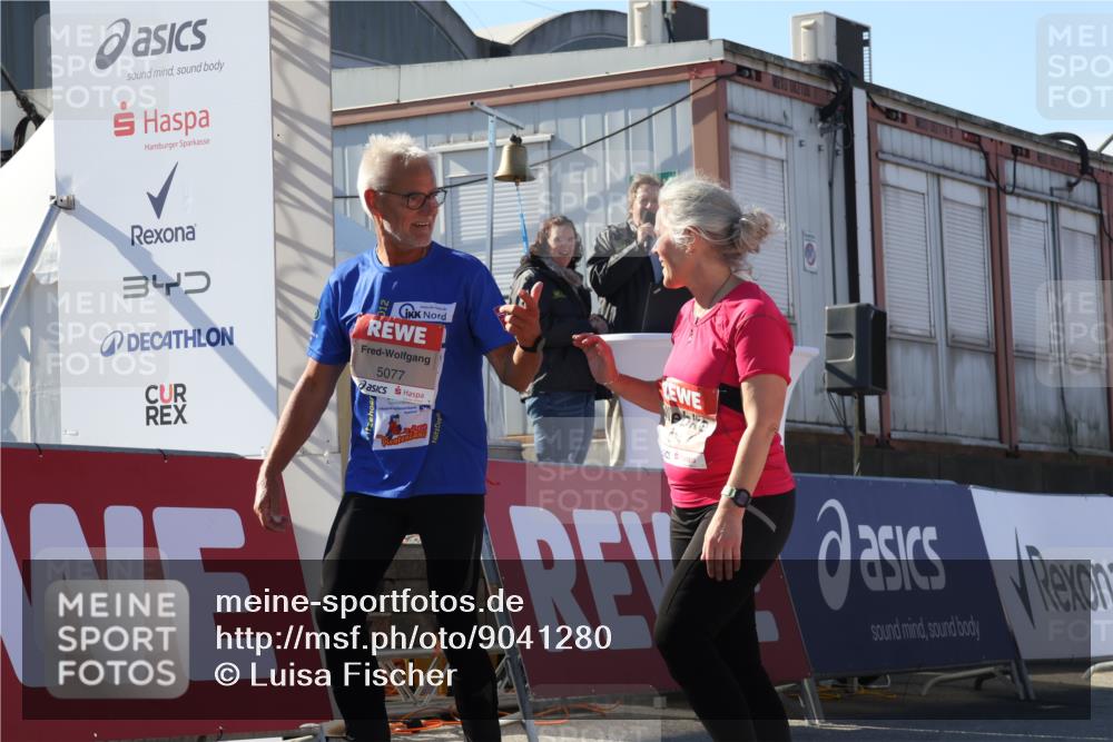 03.10.2025 - Köhlbrandbrückenlauf Luisa Fischer http://msf.ph/oto/9041280 03.10.2025 13:33:49 Ziel 5074, 5077, 5367, 5579, 6734 meine-sportfotos.de