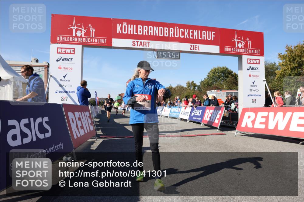 03.10.2025 - Köhlbrandbrückenlauf Lena Gebhardt http://msf.ph/oto/9041301 03.10.2025 12:57:54 Ziel 4037, 4046, 4102, 4654, 5669, 5960, 5961, 6371, 6518, 6519, 6520 meine-sportfotos.de