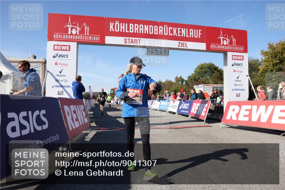 03.10.2025 - Köhlbrandbrückenlauf Lena Gebhardt http://msf.ph/oto/9041307 03.10.2025 12:57:54 Ziel 4037, 4046, 4102, 4654, 5669, 5960, 5961, 6371, 6518, 6519, 6520 meine-sportfotos.de