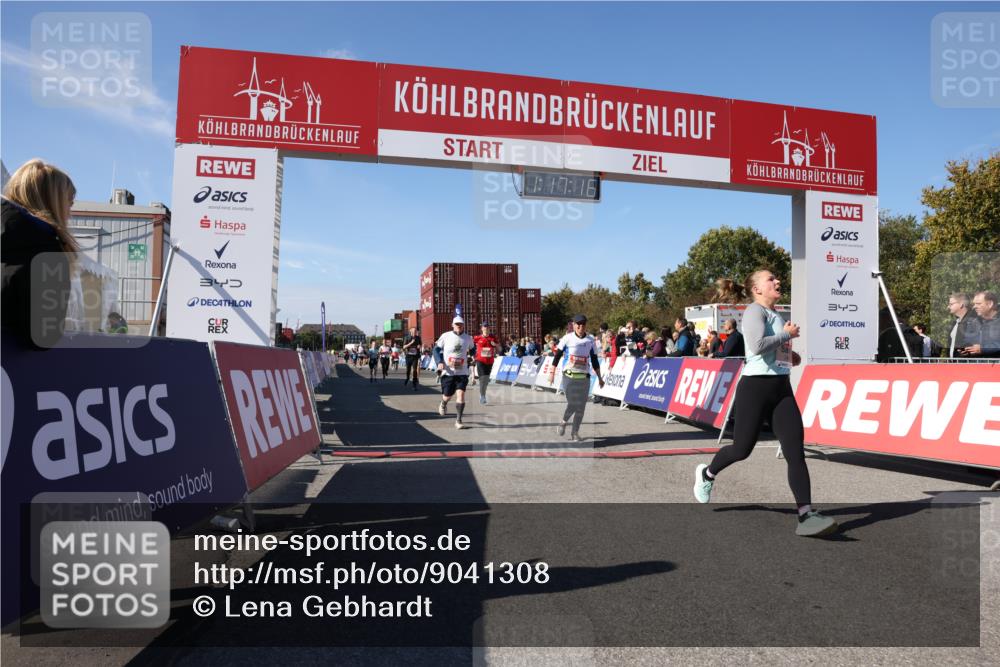 03.10.2025 - Köhlbrandbrückenlauf Lena Gebhardt http://msf.ph/oto/9041308 03.10.2025 13:17:16 Ziel 4242, 4361, 4404, 4988, 5073, 5090, 5429, 5479, 5544, 5638, 5642, 5667, 5890, 5943, 6389, 6431 meine-sportfotos.de