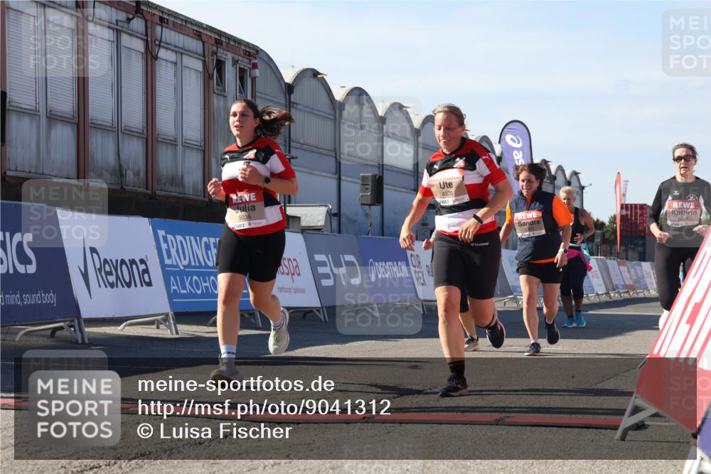 03.10.2025 - Köhlbrandbrückenlauf Luisa Fischer http://msf.ph/oto/9041312 03.10.2025 13:33:55 Ziel 4919, 4970, 5036, 5074, 5077, 5300, 6246, 6420 meine-sportfotos.de