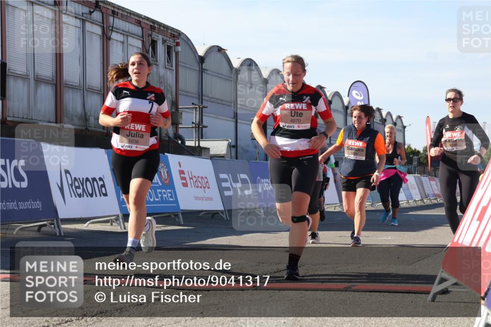 03.10.2025 - Köhlbrandbrückenlauf Luisa Fischer http://msf.ph/oto/9041317 03.10.2025 13:33:56 Ziel 4919, 4970, 5036, 5074, 5077, 5300, 6246, 6420, 6421 meine-sportfotos.de