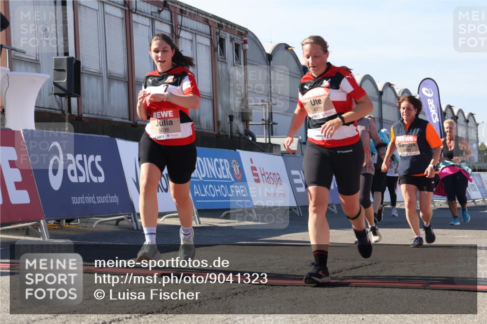 03.10.2025 - Köhlbrandbrückenlauf Luisa Fischer http://msf.ph/oto/9041323 03.10.2025 13:33:56 Ziel 4919, 4970, 5036, 5074, 5077, 5300, 6246, 6420, 6421 meine-sportfotos.de