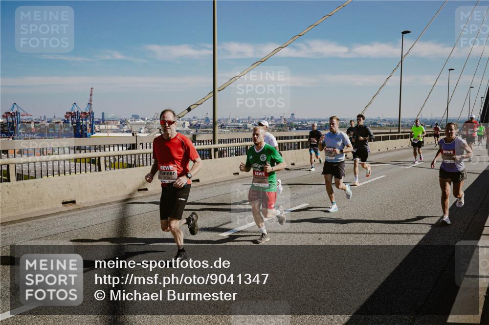 03.10.2025 - Köhlbrandbrückenlauf Michael Burmester http://msf.ph/oto/9041347 03.10.2025 12:22:38 Position 1 5779 meine-sportfotos.de