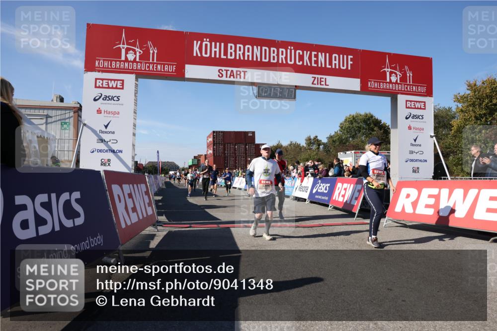 03.10.2025 - Köhlbrandbrückenlauf Lena Gebhardt http://msf.ph/oto/9041348 03.10.2025 13:17:18 Ziel 4404, 4988, 5031, 5429, 5544, 5638, 5642, 5667, 5890, 5943, 6389, 6431 meine-sportfotos.de