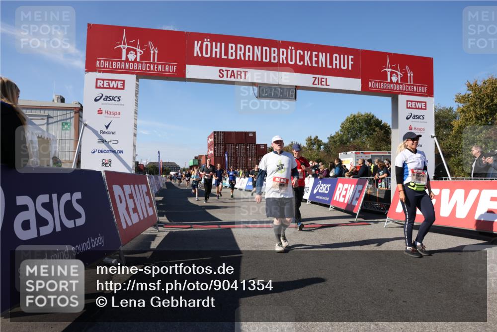 03.10.2025 - Köhlbrandbrückenlauf Lena Gebhardt http://msf.ph/oto/9041354 03.10.2025 13:17:18 Ziel 4404, 4988, 5031, 5429, 5544, 5638, 5642, 5667, 5890, 5943, 6389, 6431 meine-sportfotos.de