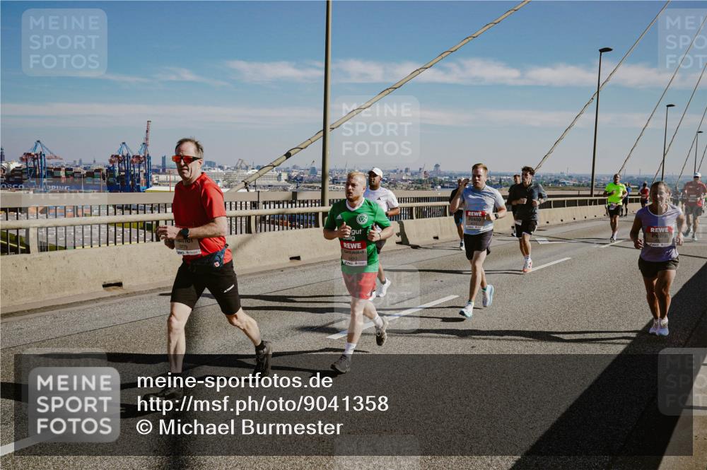 03.10.2025 - Köhlbrandbrückenlauf Michael Burmester http://msf.ph/oto/9041358 03.10.2025 12:22:38 Position 1 5779 meine-sportfotos.de