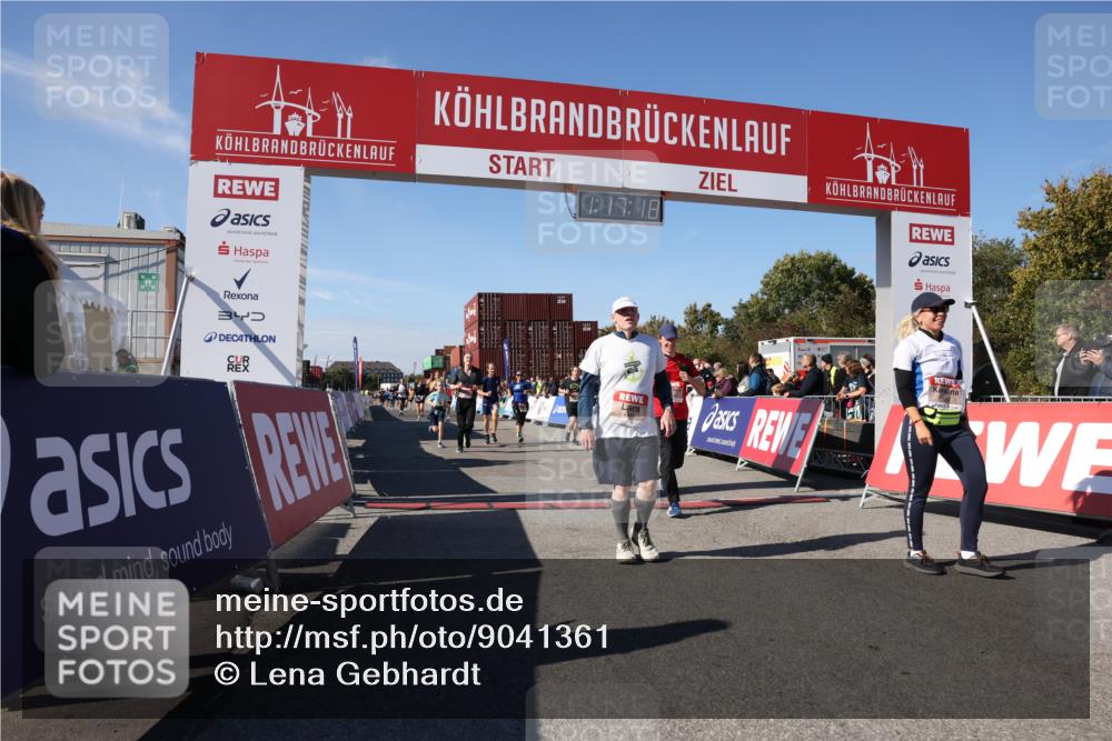 03.10.2025 - Köhlbrandbrückenlauf Lena Gebhardt http://msf.ph/oto/9041361 03.10.2025 13:17:18 Ziel 4404, 4988, 5031, 5429, 5544, 5638, 5642, 5667, 5890, 5943, 6389, 6431 meine-sportfotos.de