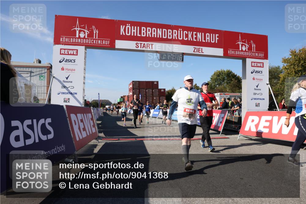 03.10.2025 - Köhlbrandbrückenlauf Lena Gebhardt http://msf.ph/oto/9041368 03.10.2025 13:17:19 Ziel 4404, 4988, 5007, 5008, 5031, 5429, 5544, 5638, 5642, 5667, 5890, 5943, 6389, 6431 meine-sportfotos.de