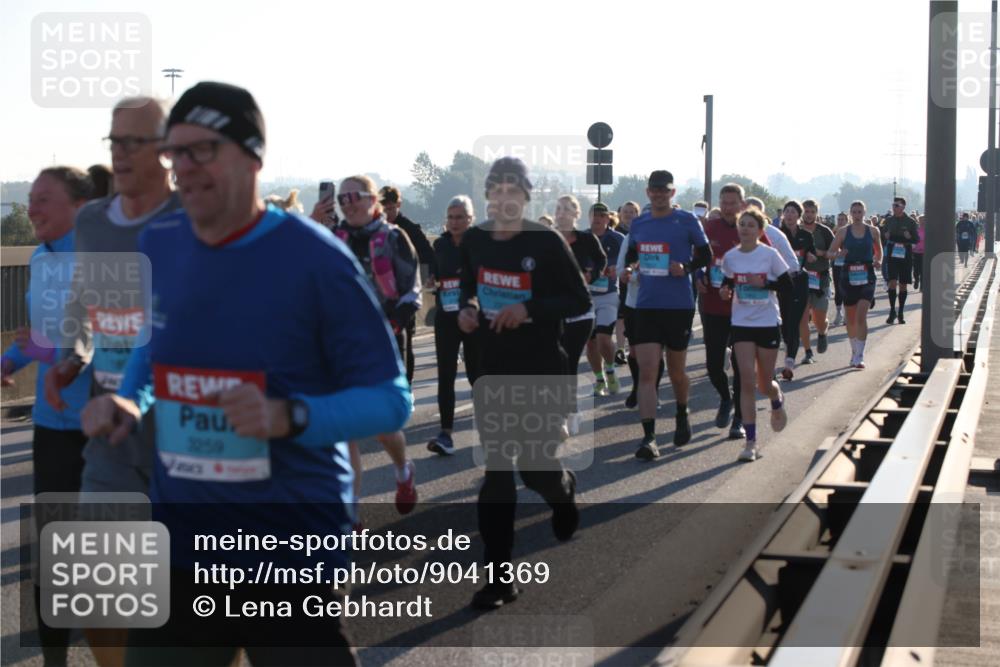 03.10.2025 - Köhlbrandbrückenlauf Lena Gebhardt http://msf.ph/oto/9041369 03.10.2025 09:25:31 Position 1 3259 meine-sportfotos.de