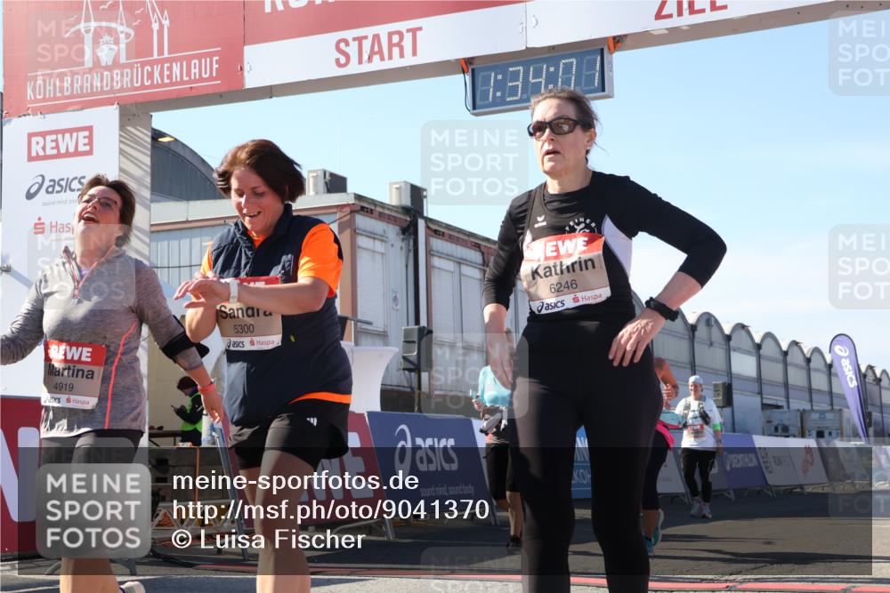 03.10.2025 - Köhlbrandbrückenlauf Luisa Fischer http://msf.ph/oto/9041370 03.10.2025 13:34:00 Ziel 4438, 4919, 4970, 5036, 5300, 6246, 6420, 6421 meine-sportfotos.de