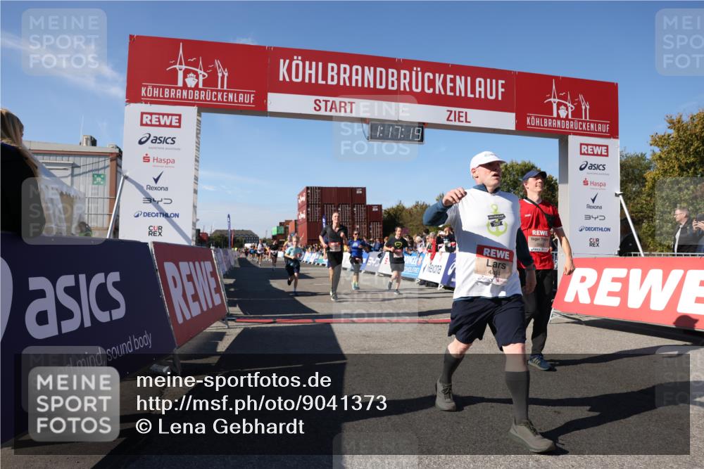 03.10.2025 - Köhlbrandbrückenlauf Lena Gebhardt http://msf.ph/oto/9041373 03.10.2025 13:17:19 Ziel 4404, 4988, 5007, 5008, 5031, 5429, 5544, 5638, 5642, 5667, 5890, 5943, 6389, 6431 meine-sportfotos.de