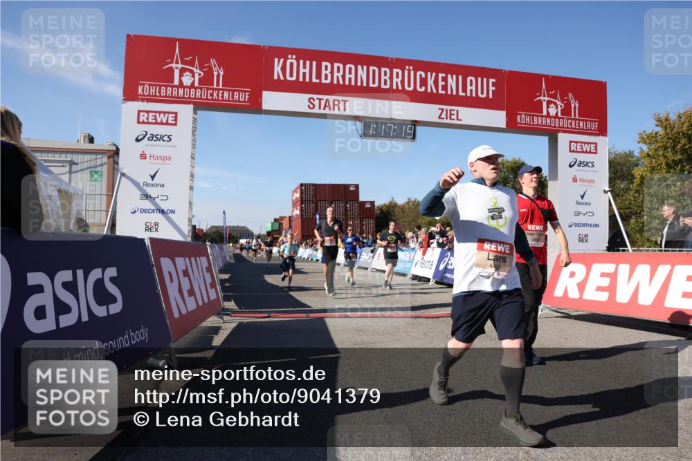 03.10.2025 - Köhlbrandbrückenlauf Lena Gebhardt http://msf.ph/oto/9041379 03.10.2025 13:17:20 Ziel 4404, 4988, 5007, 5008, 5031, 5429, 5544, 5638, 5642, 5667, 5890, 5943, 6389, 6431 meine-sportfotos.de