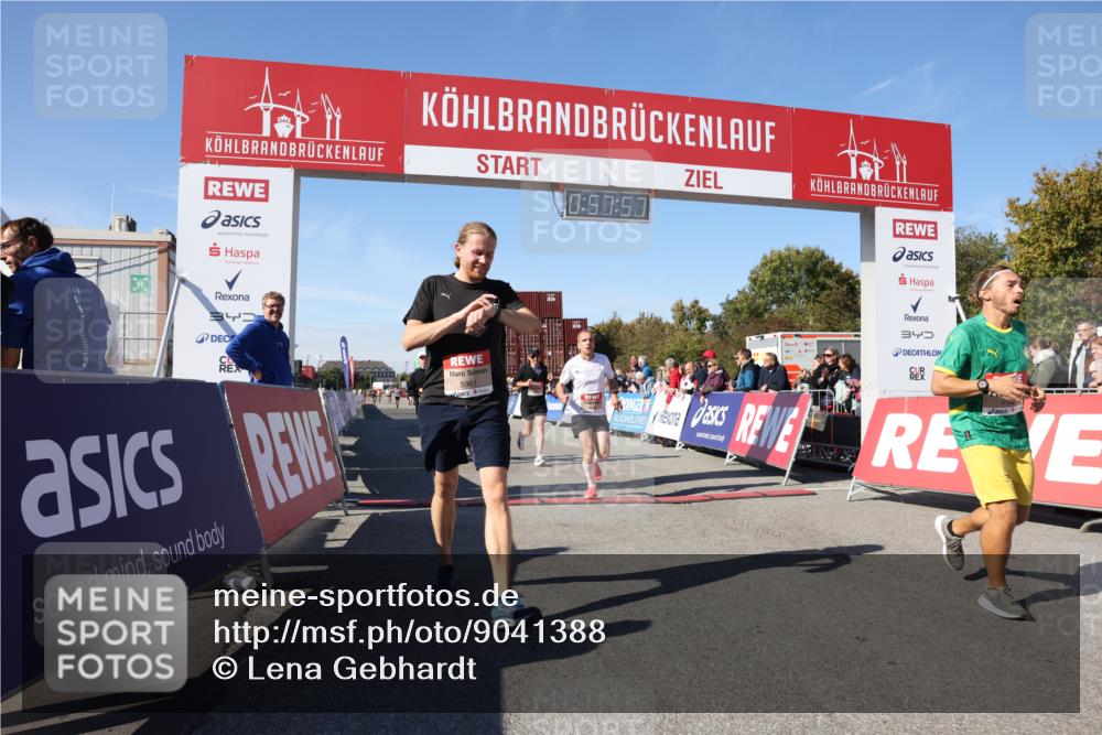 03.10.2025 - Köhlbrandbrückenlauf Lena Gebhardt http://msf.ph/oto/9041388 03.10.2025 12:57:57 Ziel 4046, 4102, 4654, 5669, 5960, 5961, 6518, 6519, 6520 meine-sportfotos.de