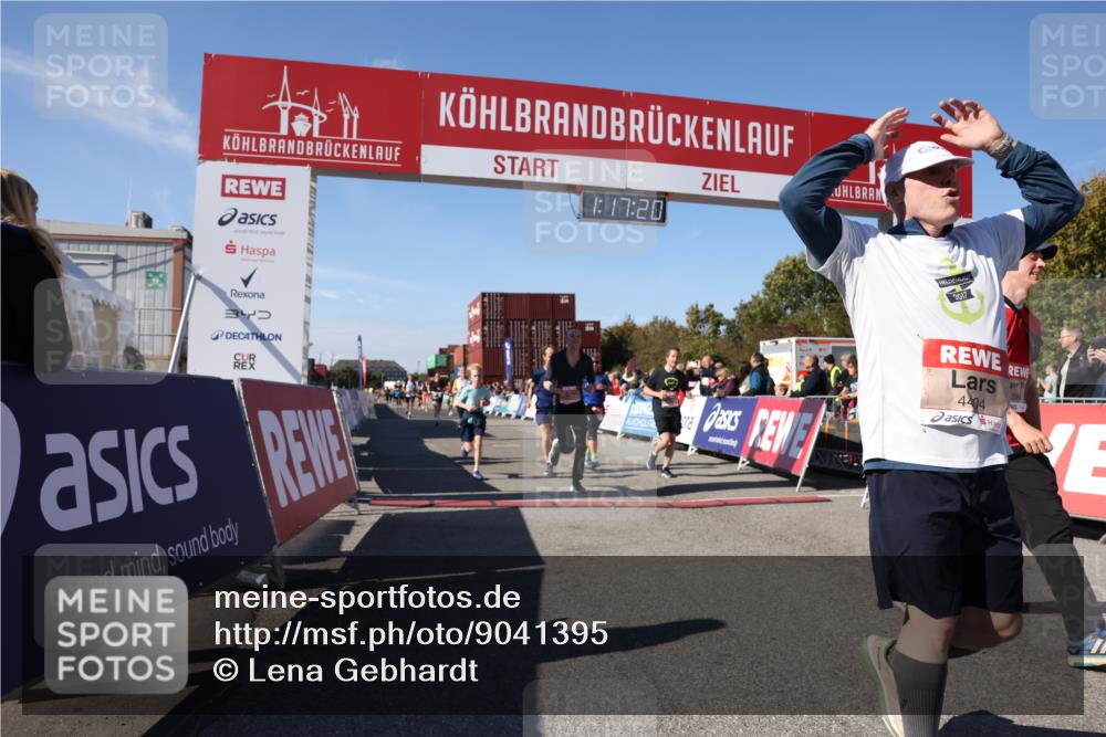 03.10.2025 - Köhlbrandbrückenlauf Lena Gebhardt http://msf.ph/oto/9041395 03.10.2025 13:17:20 Ziel 4404, 4988, 5007, 5008, 5031, 5429, 5544, 5638, 5642, 5667, 5890, 5943, 6389, 6431 meine-sportfotos.de