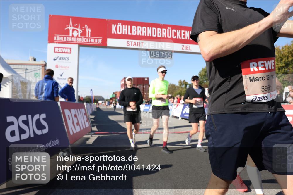 03.10.2025 - Köhlbrandbrückenlauf Lena Gebhardt http://msf.ph/oto/9041424 03.10.2025 12:58:00 Ziel 4046, 4102, 4654, 5669, 5961, 6518, 6519, 6520, 6715 meine-sportfotos.de
