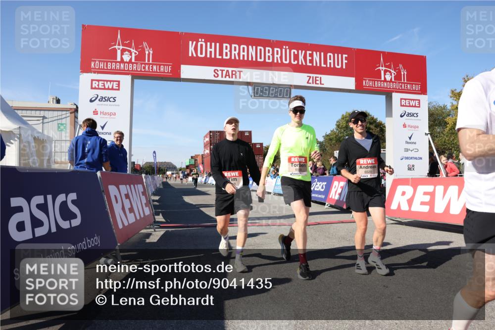 03.10.2025 - Köhlbrandbrückenlauf Lena Gebhardt http://msf.ph/oto/9041435 03.10.2025 12:58:00 Ziel 4046, 4102, 4654, 5669, 5961, 6518, 6519, 6520, 6715 meine-sportfotos.de