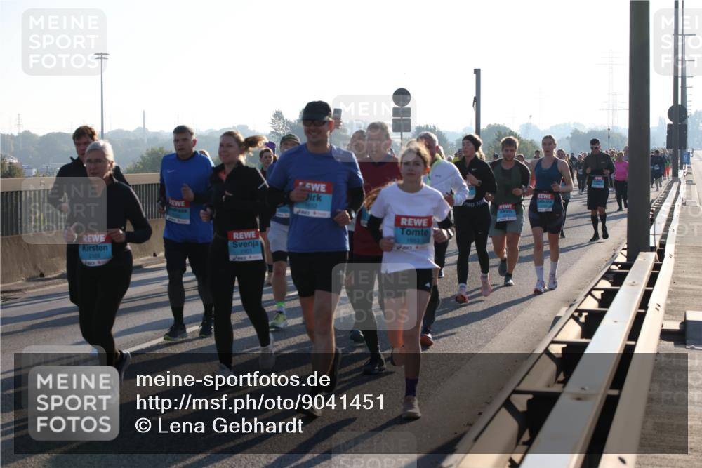 03.10.2025 - Köhlbrandbrückenlauf Lena Gebhardt http://msf.ph/oto/9041451 03.10.2025 09:25:33 Position 1 2103, 1653, 4 meine-sportfotos.de