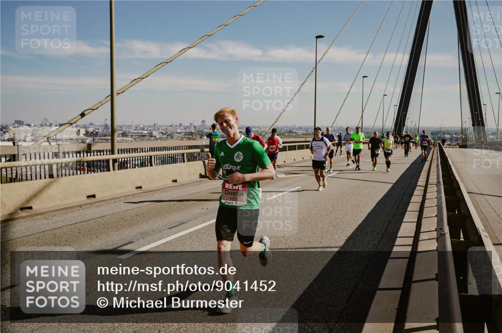 03.10.2025 - Köhlbrandbrückenlauf Michael Burmester http://msf.ph/oto/9041452 03.10.2025 12:22:45 Position 1 4371 meine-sportfotos.de