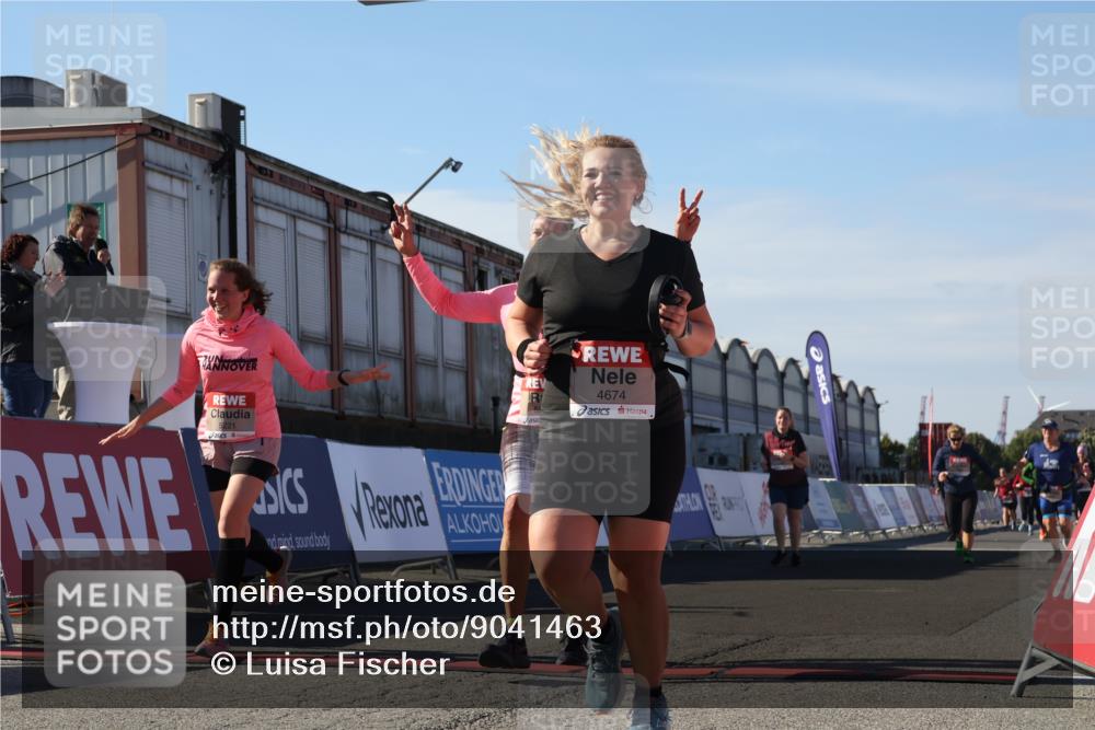 03.10.2025 - Köhlbrandbrückenlauf Luisa Fischer http://msf.ph/oto/9041463 03.10.2025 13:34:18 Ziel 4674, 5207, 5221, 5437, 5593, 5693, 5695, 6095, 6574 meine-sportfotos.de