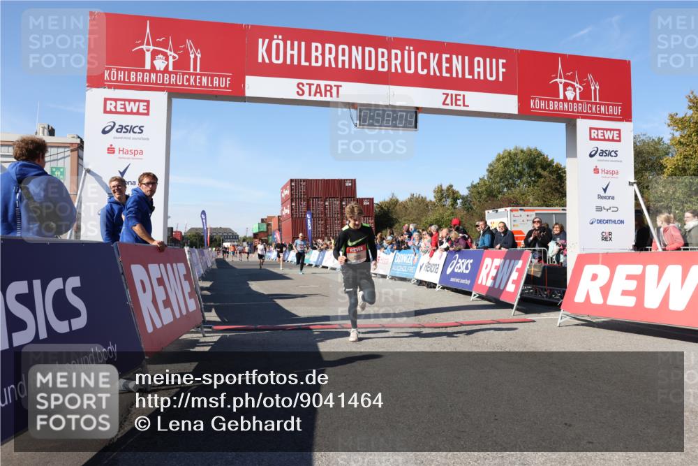 03.10.2025 - Köhlbrandbrückenlauf Lena Gebhardt http://msf.ph/oto/9041464 03.10.2025 12:58:05 Ziel 4046, 4102, 4234, 4248, 5961, 6518, 6519, 6520, 6715, 6718 meine-sportfotos.de