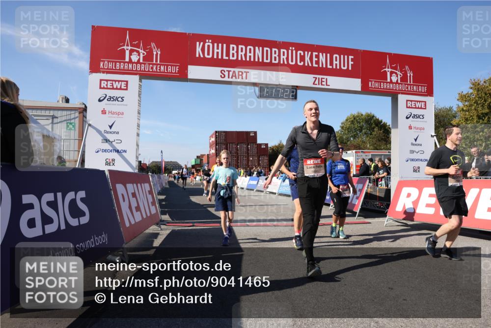 03.10.2025 - Köhlbrandbrückenlauf Lena Gebhardt http://msf.ph/oto/9041465 03.10.2025 13:17:22 Ziel 4404, 4686, 4988, 5007, 5008, 5031, 5429, 5544, 5638, 5642, 5890, 5943, 6389, 6431 meine-sportfotos.de