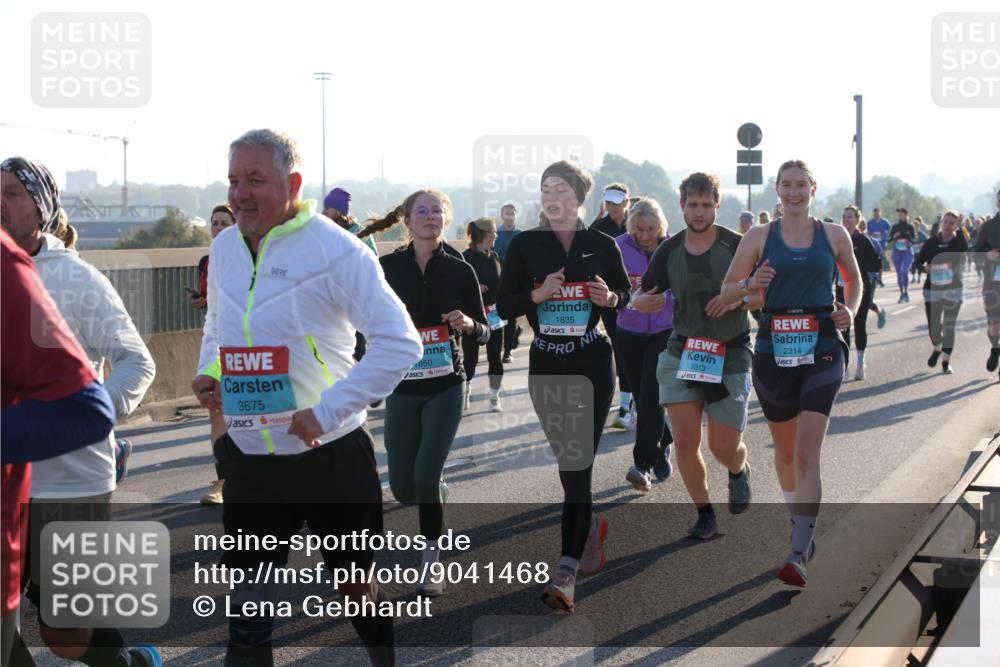03.10.2025 - Köhlbrandbrückenlauf Lena Gebhardt http://msf.ph/oto/9041468 03.10.2025 09:25:35 Position 1 3675, 1850, 1835, 2313, 2314 meine-sportfotos.de