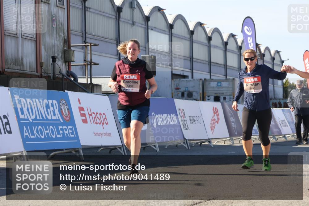 03.10.2025 - Köhlbrandbrückenlauf Luisa Fischer http://msf.ph/oto/9041489 03.10.2025 13:34:21 Ziel 4674, 5207, 5221, 5437, 5593, 5693, 5695, 6574 meine-sportfotos.de