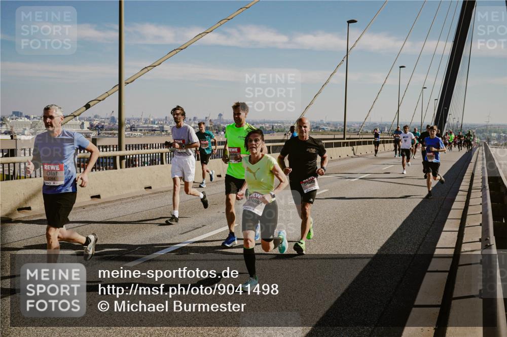 03.10.2025 - Köhlbrandbrückenlauf Michael Burmester http://msf.ph/oto/9041498 03.10.2025 12:22:49 Position 1 4284 meine-sportfotos.de