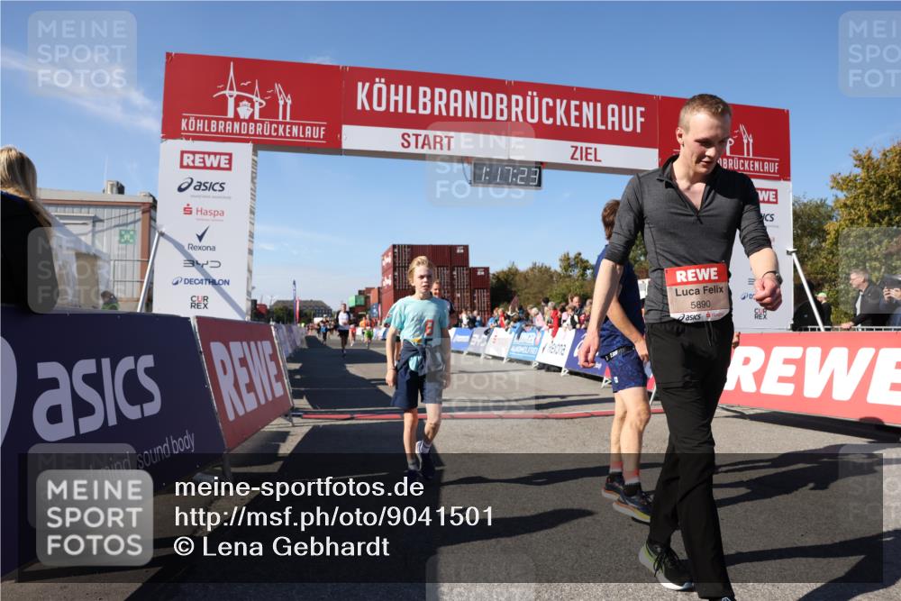 03.10.2025 - Köhlbrandbrückenlauf Lena Gebhardt http://msf.ph/oto/9041501 03.10.2025 13:17:23 Ziel 4404, 4686, 4988, 5007, 5008, 5031, 5429, 5544, 5638, 5642, 5890, 5943, 6069, 6389 meine-sportfotos.de