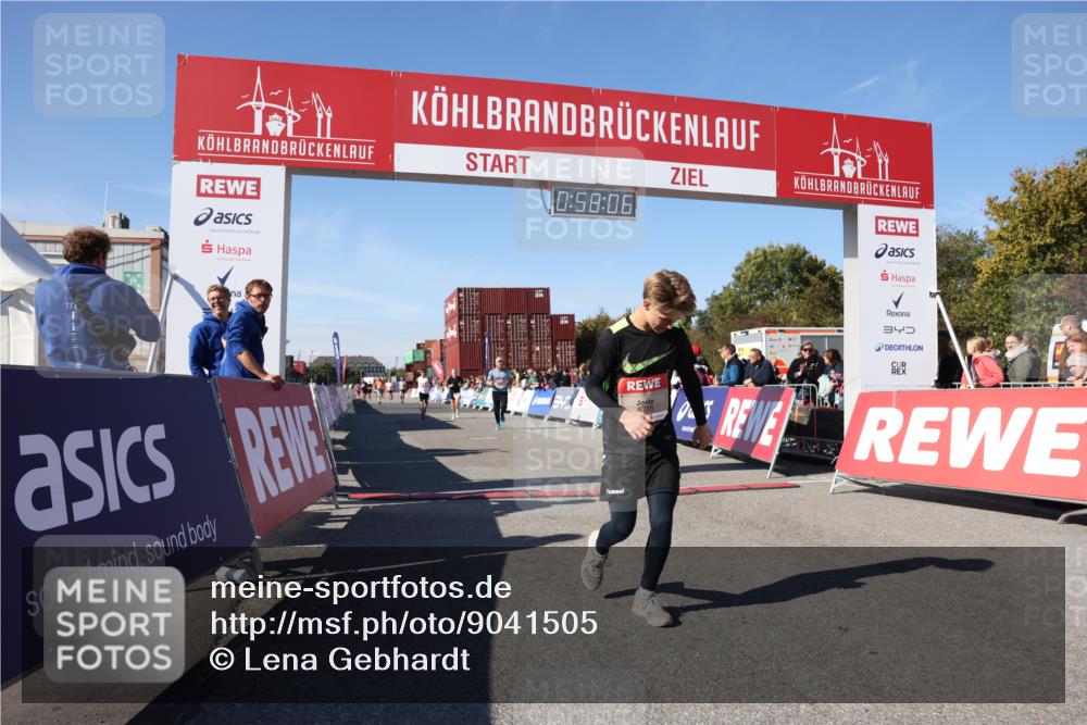 03.10.2025 - Köhlbrandbrückenlauf Lena Gebhardt http://msf.ph/oto/9041505 03.10.2025 12:58:06 Ziel 4046, 4234, 4248, 6518, 6519, 6520, 6715, 6718 meine-sportfotos.de