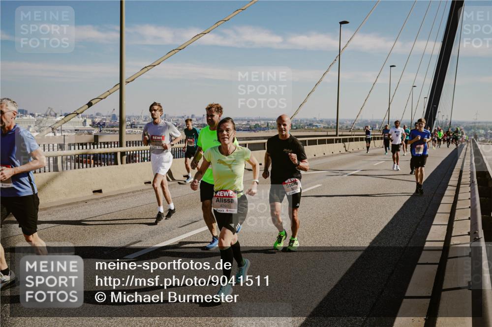 03.10.2025 - Köhlbrandbrückenlauf Michael Burmester http://msf.ph/oto/9041511 03.10.2025 12:22:50 Position 1 4292, 4275 meine-sportfotos.de